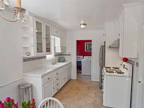 $2,000 / 3br - ❂💕Encantadora casa de 3 DORMITORIOS con patio delantero ❂💕 (12125 Herbert St, Los Angeles, CA)63700939107715121