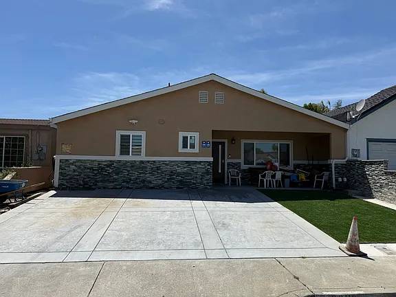 $1,235 / 2br - Hermosa casa de 2 dormitorios y 1 baño en alquiler (Fremont)63686068128385120