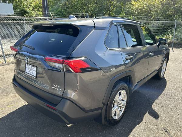 2020 Toyota Rav4 XLE Híbrido 4WD --1 dueño, título limpio, techo solar-- - $28,995 (Kirkland)63613978887425124