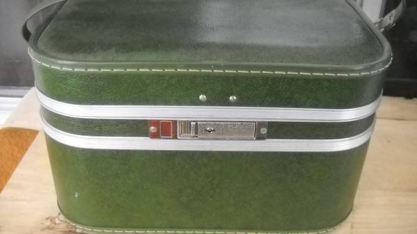 Vanity case luggage 1