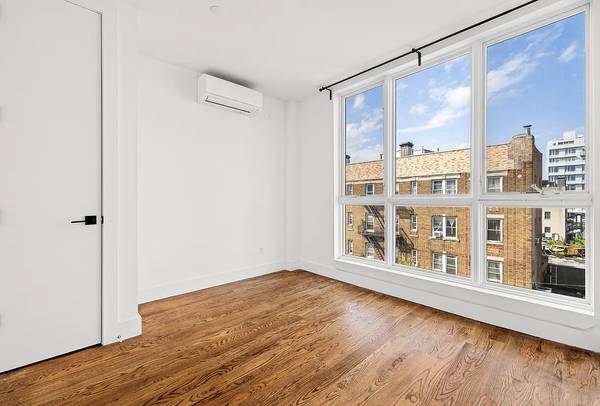 $3,483 / 2br - 🤩ÁTICO DE 2 DORMITORIOS ENORME CH! ¡DORMITORIOS EN PLANTAS SEPARADAS! ¡TECHOS DE 22 PIES! 🤩 (Crown Heights)63788715583235121