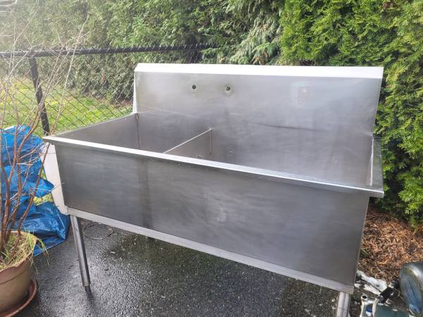 55' Double compartment industrial sink 1