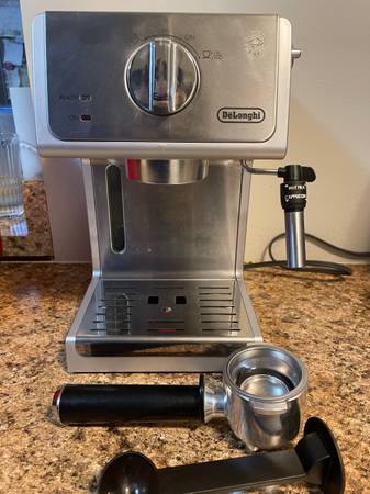 De’Longhi Espresso Machine 1
