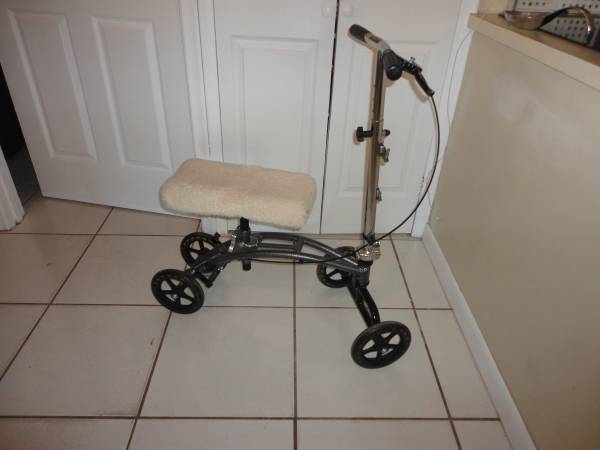 STEERABLE KNEE WALKER -CUSHIONED KNEE PAD- DRIVE- FOOT & ANKLE INJURY 1