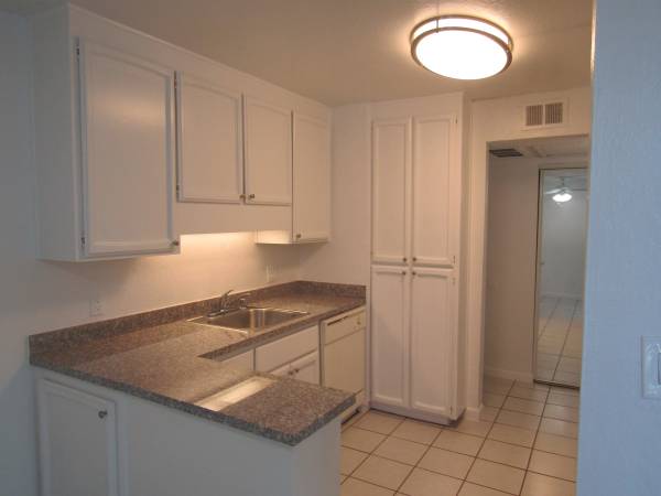 $1,995 / 2br - 980ft2 - 2x2 AVAILABLE (Greenhaven Pocket)63919497447939122