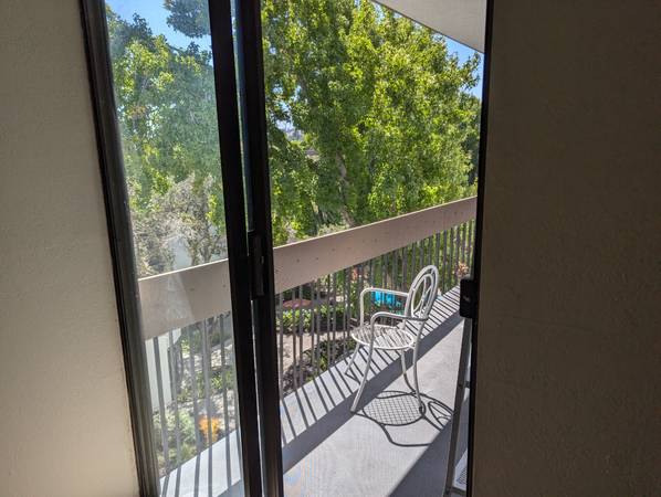 $1,821 / 210ft2 - Large master bedroom, private bath in 3b, 2ba (san mateo)63888990301059122