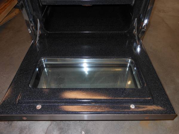 Wedgewood RV Estufa de gas con horno y 4 quemadores - $200 (Monroe)63471373709699124