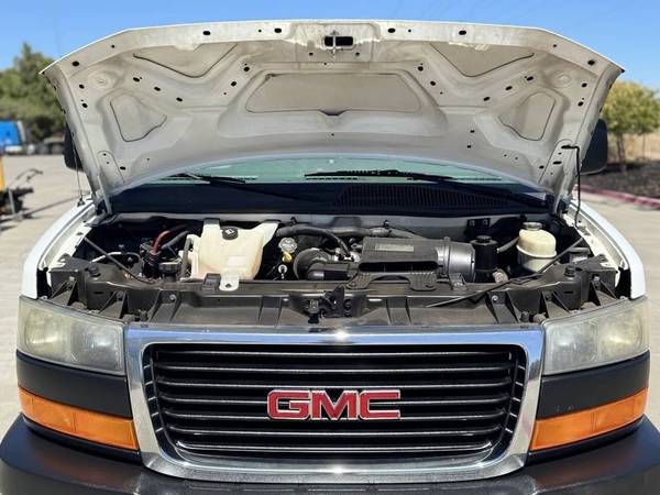 2014 GMC Savana 2500 Extended - Photo 3