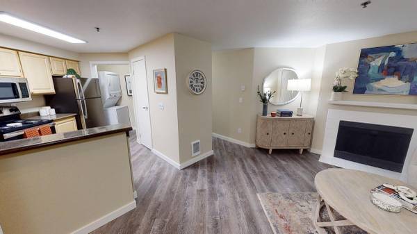 $2,039 / 1hab - 650ft2 - Comunidad de Estilo Jardín Lujoso, Disfruta de la Vegetación y los Alrededores Tranquilos (Redmond)63688497825795120