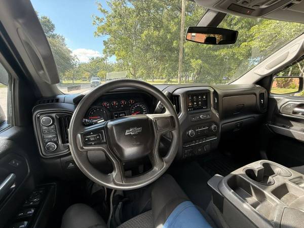 2019 Chevrolet Silverado 1500 Crew - Photo 11