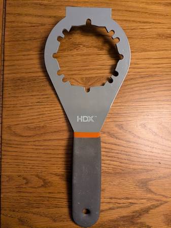 Universal Drain Wrench for Sink or Shower Drain 1