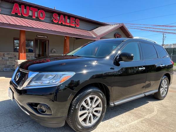 2014 NISSAN PATHFINDER SV 4X4, ¡1 dueño, súper limpia! 153.000 millas aproximadamente... - $6.995 (CAMBRIDGE)63470070054787124