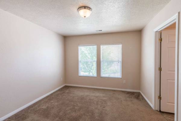 $2,225 / 3br - 1475ft2 - Bright and beautiful 3 bed / 2.5 bath! Don't wait to call us home! (Heber City - Hwy 40 and Hwy 189)64037391395714120