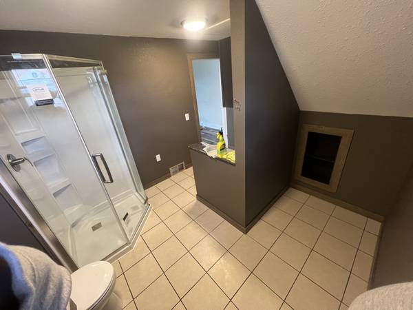 $1700.00 / 4br - Unidad recién actualizada en Altoona | 4 dormitorios/2 baños | $1700/mes | Disponible63845960776065124