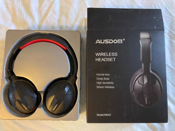 Bluetooth Headphones Over Ear Stereo Hifi Wireless Headphones with NFC 1