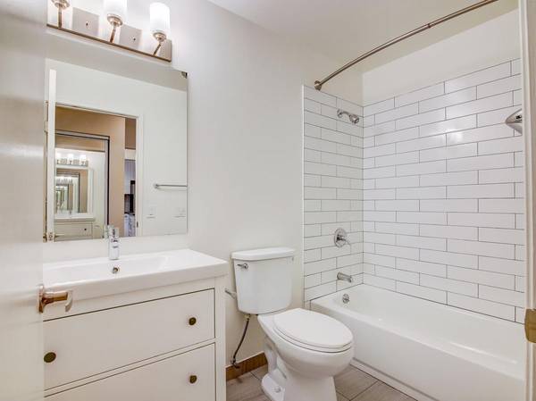 $3,200 / 2br - 925ft2 - Electrodomésticos SS, Piso de Vinilo, Gabinetes Blancos, Encimeras de Cuarzo! (san rafael)63847331399041124