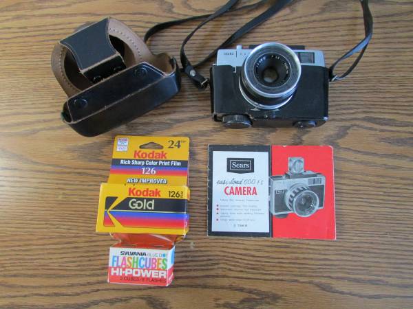 Sears Easi-Load 600FC camera and case 1