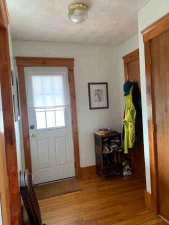 $1,100 / 3br - Huge Room in sunny 3rd-floor apartment in Winter Hill (Somerville)63871206219905124