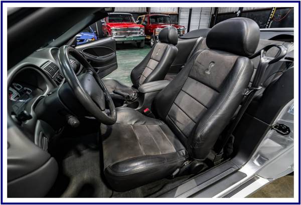 2004 Ford SVT Cobra - Sobrealimentado 4.6 - Transmisión manual de 6 velocidades - 20,000 millas - $47,50063479613313793122