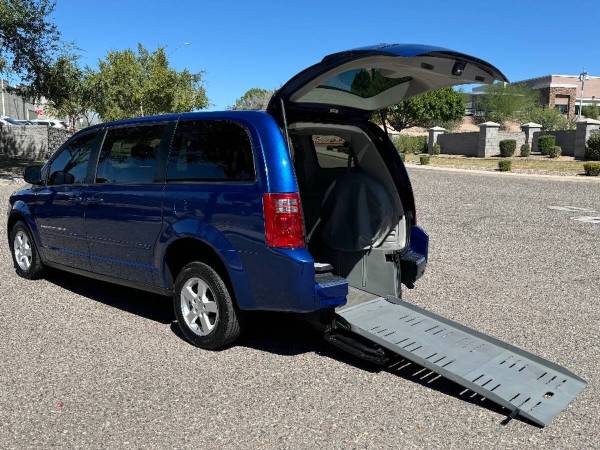 2010 Dodge Grand Caravan SE 4dr Mini Van 1