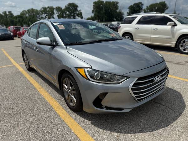 2017 hyundai elantra - $4,800 (High Ridge)63621402982531124