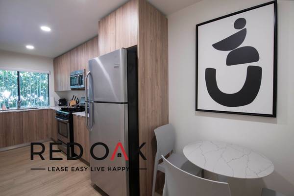$1,283 / 179ft2 - Stunning Suite with Private Space, Pool, W/D, and On-Site Maintenance! (West Hills)63662669251971124