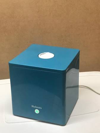 Holmes Teal Cube 2-Mode Ultrasonic Humidifier 1