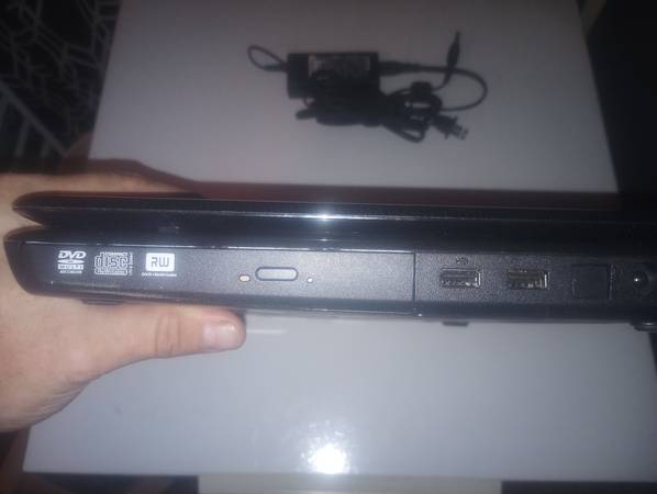 Laptop - Toshiba Satellite L505 - Looks brand new!  Nice - $100 (Conway, SC)63471098185089121