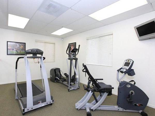 $1,186 / 3br - 1058ft2 - Conveniently Located, Two, Three & Four Bedroom Floor Plans (92311)64028082435843120
