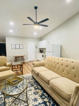 $875.00 / 1br - 750ft2 - Unfurnished 1Bed/1Ba Vaulted Ceiling Airport/I81/I26 Convenient to Kin63954985716867120