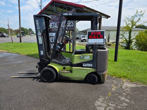 Clark Propane Forklift 1