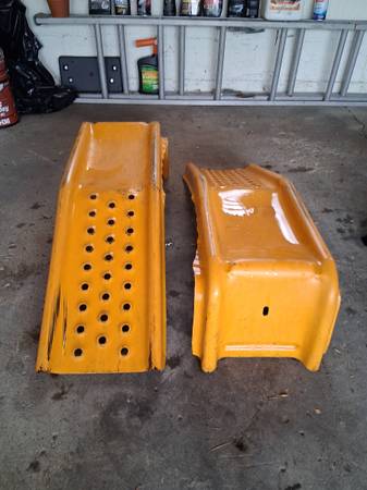 Craftsman 6500 lb. Cap car ramps 1