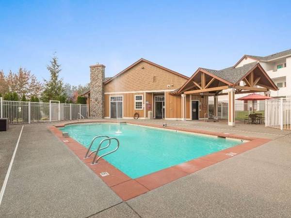 $2,595 / 3br - 1160ft2 - Garages Available, Carpeting, On Site Maintenance, Handrails63934418936835120