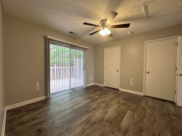 $1,148 / 1br - 680ft2 - ¡Todo en un solo nivel! Apartamento de 1 habitación con baño completo + conexiones para lavadora/secadora (Jefferson City)63815667220609124