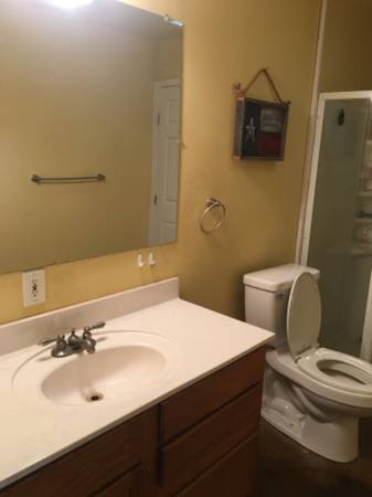 $950.00 / 1br - 700ft2 - Attractive One bedroom single story  Cottage63796327177217122