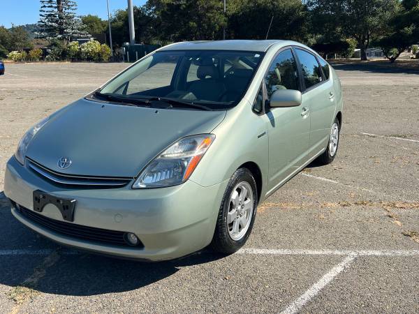 2007 Toyota Prius título limpio Carfax 2 dueños Smog - $5,500 (hercules, pinole, san pablo, el sob)63654701014403120
