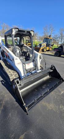 LOW HOUR BOBCAT T595 SKIDSTEER WITH 4N1 BUCKET 1
