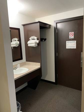 $443 / 1br - -7-day weekly rate starting at 442.46 before tax (3040 SE 82nd Ave)64039056700161122
