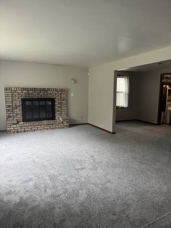 $1750.00 / 3br - 3087ft2 - Welcome to this beautifully refreshed home featuring three bedrooms an63856988328065121