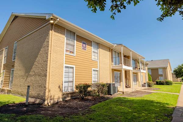 $1,299 / 3br - 1015ft2 - On-Site Laundry Facility, On-Site Maintenance (12221 Fleming Dr, Houston, TX)63924167658754120