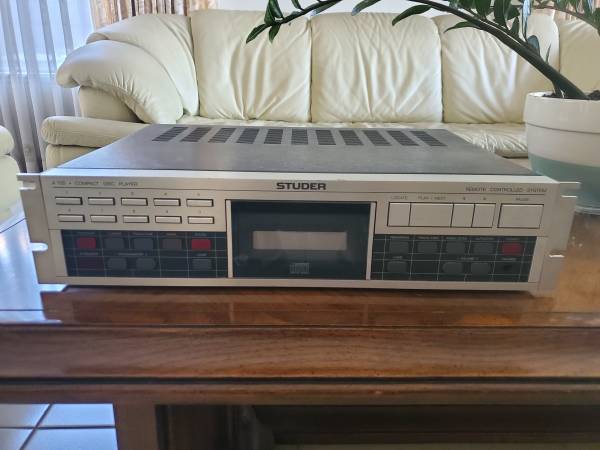 Studer A725 CD player 1