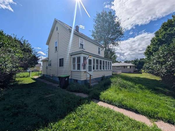 $75,000 2 BR, 1.5 BA Solid starter home MLS 50188225 (Caspian)64151609458307120