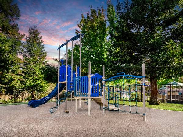 $2,423 / 1br - 790ft2 - 🦇 Fly Into Frightfully Good Living – Tour Today! (rohnert pk / cotati)63851965582721120