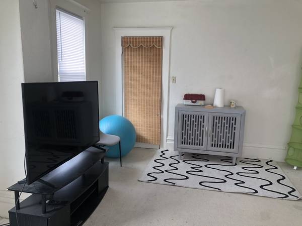 $820 / 1br - 177ft2 - $820 / 1br - 177ft2 - Big & Sunny Room For Rent near SFSU and UCSF. (sunset / parkside)64055520336514120