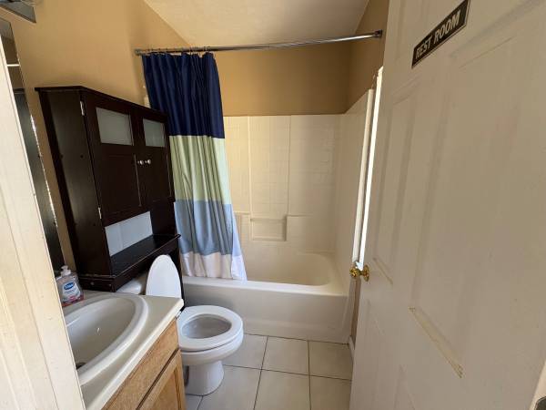 $1,075 / 400ft2 - Estudio con techo alto en el centro (Salt Lake City)63671077691779124