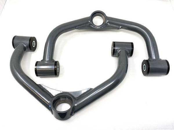 2011-2019 Chevy Silverado/Sierra 2500/3500 HD Upper Control Arms 1