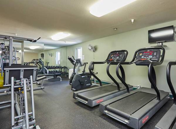 $2,175 / 1br - Quiet One Bed - Bridge, Billiards, Poker - Poolside Cabanas (San Marcos)63865702268035124