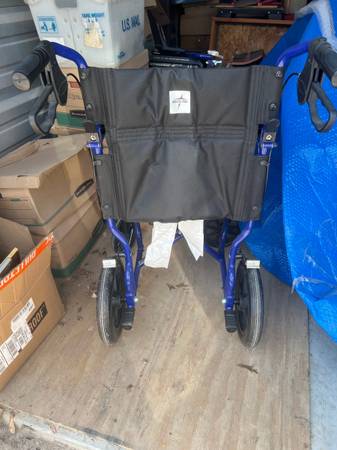 Transfer wheelchair 1