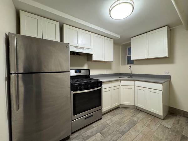 Prospect Heights - Beautiful 1 Bedroom - Shared courtyard - No fee!! 1