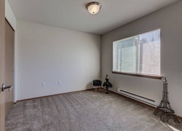 $1,913 / 3br - Conserjería, piscina y spa relucientes, refrigerador (12115 State Ave, Marysville, WA)63811610479107121
